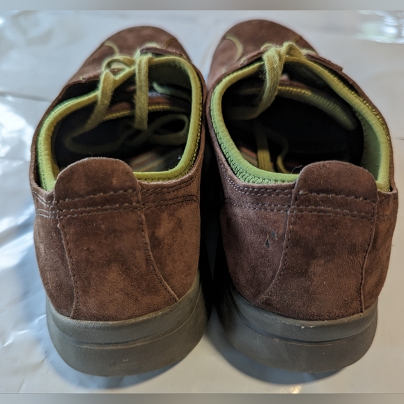 Dansko Slip Resistant Brown and Green, Leather Shoes, Size 39 - Picture 6 of 9